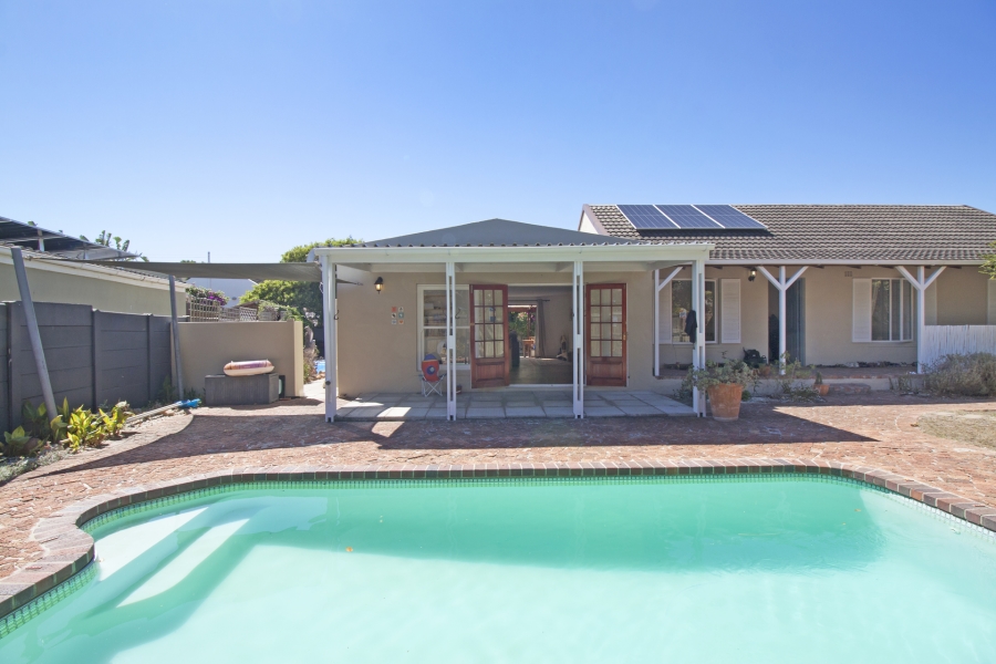 3 Bedroom Property for Sale in Kommetjie Western Cape